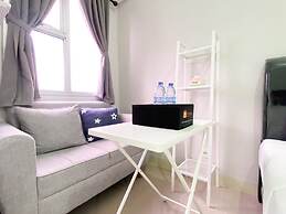 Homey And Warm Studio Transpark Juanda Bekasi Timur Apartment