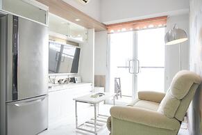 Warm And Comfort Living 1Br At 8Th Ambassade Kuningan Apartment