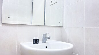 Cozy Studio At Nifarro Park Apartment