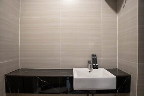 Well Appointed And Homey Studio At West Vista Apartment