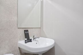 Fancy And Comfort Studio At Transpark Cibubur Apartment