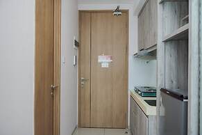 Minimalist And Nice Studio At Tree Park City Cikokol Apartment