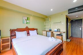 Homey And Minimalist Studio Tamansari The Hive Apartment