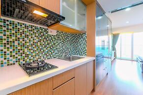 Homey And Minimalist Studio Tamansari The Hive Apartment