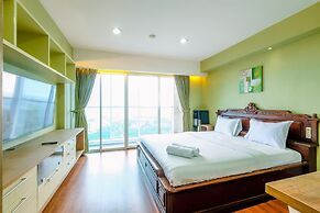 Homey And Minimalist Studio Tamansari The Hive Apartment