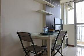 Comfort And Minimalist Studio At Maple Park Sunter Apartment