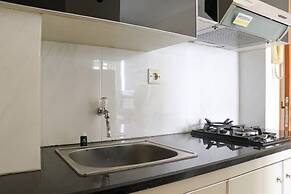 Comfort And Minimalist Studio At Maple Park Sunter Apartment