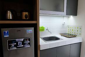 Homey And Comfy 2Br Apartment At Parahyangan Residence