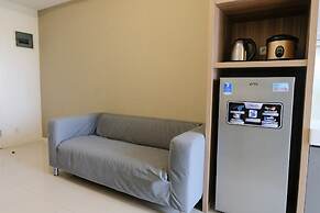 Homey And Comfy 2Br Apartment At Parahyangan Residence