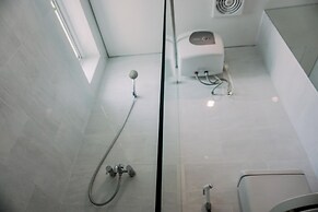 Stunning And Spacious 2Br Green Bay Condominium Apartment