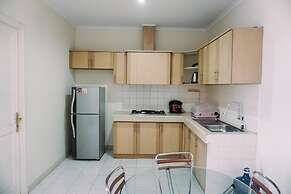 Elegant And Comfortable 2Br Puri Garden Apartment