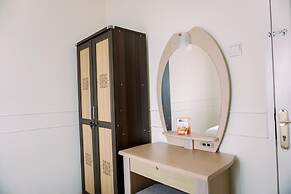 Elegant And Comfortable 2Br Puri Garden Apartment