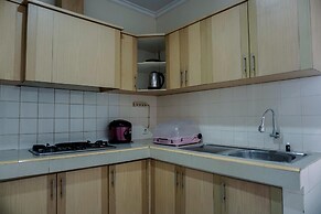 Elegant And Comfortable 2Br Puri Garden Apartment