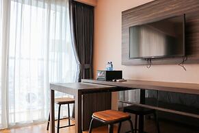 Homey And Cozy Living Studio At Tamansari The Hive Apartment