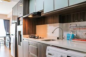 Homey And Cozy Living Studio At Tamansari The Hive Apartment