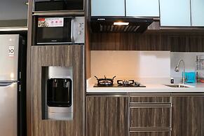 Homey And Cozy Living Studio At Tamansari The Hive Apartment