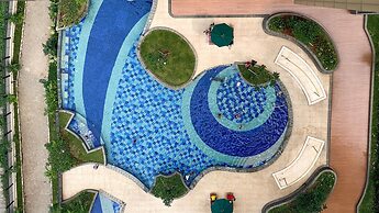 Cozy Living Studio Transpark Cibubur Near Shopping Center Apartment