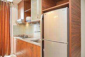 Homey And Warm 2Br At Marina Ancol Apartment