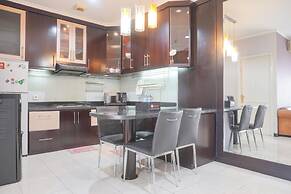 Cozy And Simply Look 2Br At 12Nd Floor Puri Garden Apartment