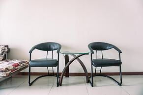 Modern Look 1Br Green Bay Condominium Apartment