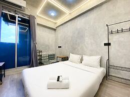 Fully Furnished And Homey Studio Grand Kamala Lagoon Apartment