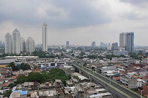 Elegant And Comfy Studio Kebayoran Icon Apartment