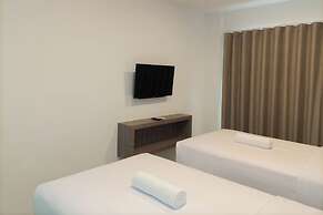 Simply Look And Cozy Studio At De Prima Apartment