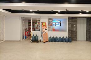 Simply Look And Cozy Studio At De Prima Apartment