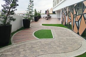 Simply Look And Cozy Studio At De Prima Apartment