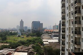 Homey And Nice Studio At Signature Park Grande Apartment