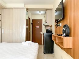 Modern Look And Comfy Studio Tifolia Apartment