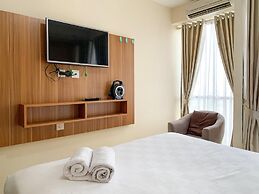 Modern Look And Comfy Studio Tifolia Apartment
