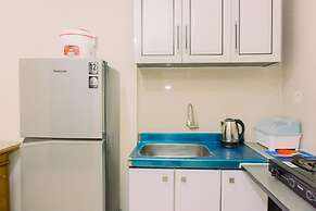 Modern Look And Homey 2Br At Great Western Resort Apartment