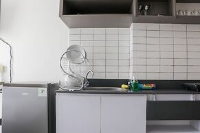 Comfy Stay Studio At Sayana Bekasi Apartment