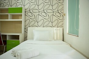 Homey And Cozy Stay Studio At Margonda Residence 2 Apartment