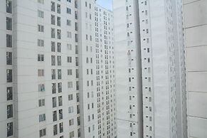 Cozy And Nice 1Br Bassura City Apartment