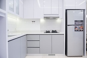 Elegant 2Br Apartment With Private Lift At The Kencana Residence