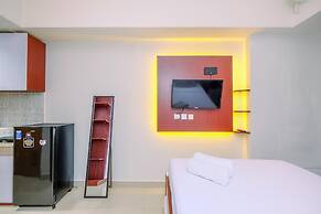 Minimalist And Classic Studio At Evenciio Margonda Apartment