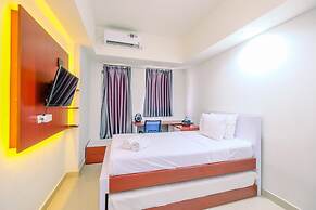 Minimalist And Classic Studio At Evenciio Margonda Apartment