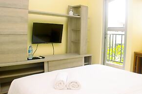 Warm And Homey Studio Room At Maple Park Sunter Apartment