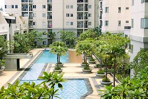 Warm And Homey Studio Room At Maple Park Sunter Apartment