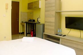 Warm And Homey Studio Room At Maple Park Sunter Apartment