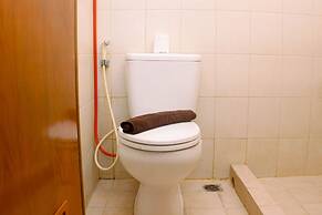 Warm And Homey Studio Room At Maple Park Sunter Apartment