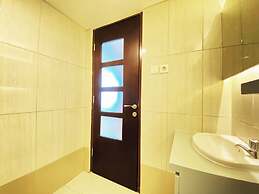 Modern Studio Room Apartment At Tamansari La Grande