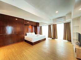 Modern Studio Room Apartment At Tamansari La Grande