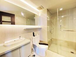 Modern Studio Room Apartment At Tamansari La Grande