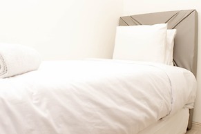 Minimalist And Cozy 3Br At Meikarta Apartment