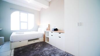 New And Modern Studio At The City Square Apartment