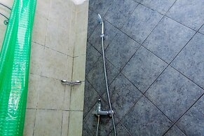 Nice And Comfort Studio At Great Western Resort Apartment