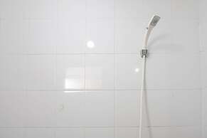 Cozy And Tidy Studio At Bassura City Apartment